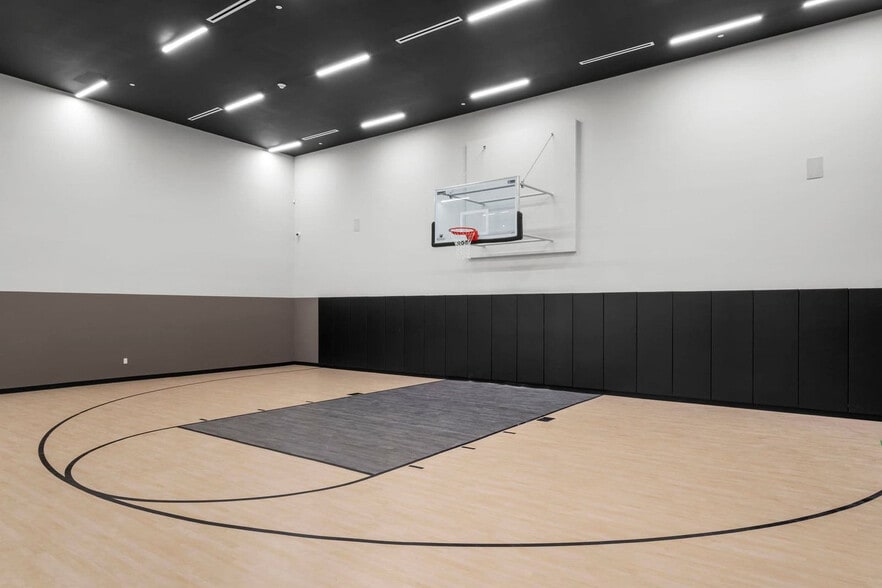 Building Photo - 225 N Miami Ave