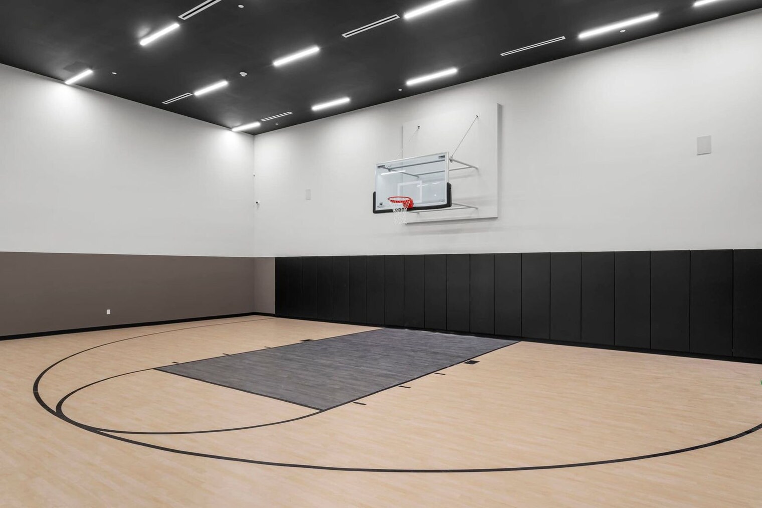 Building Photo - 225 N Miami Ave