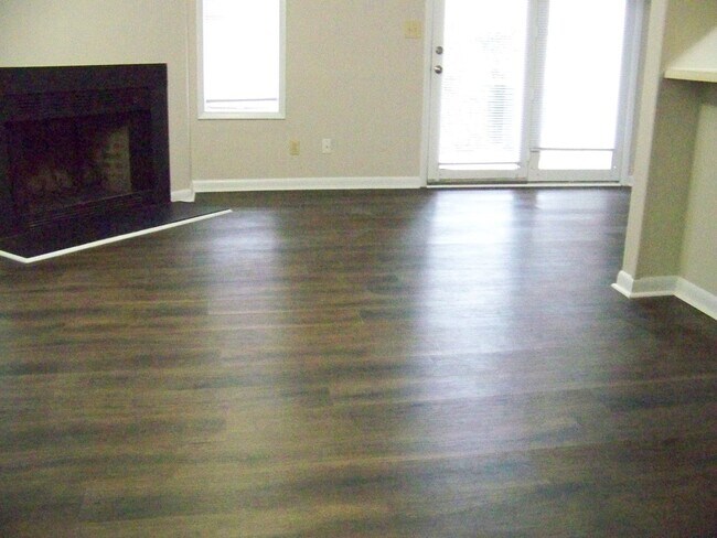 Building Photo - BARTON'S LANDING