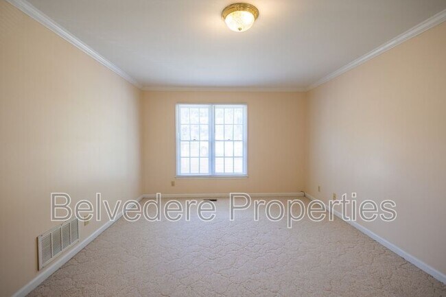 Building Photo - 8 Barret Place