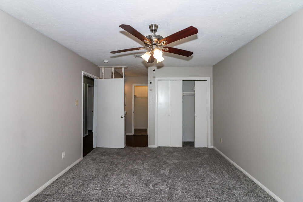 Building Photo - 6527 La Violetta Dr