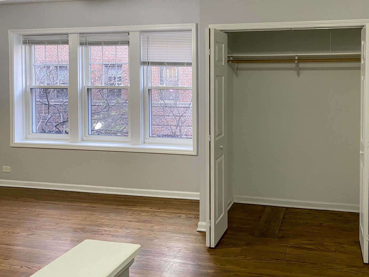 Building Photo - 3709 N Sheffield Ave