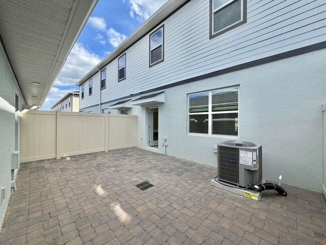 Building Photo - 15517 Bay Brg St