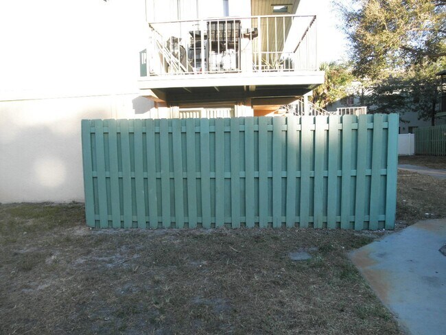 Building Photo - Fairview Villas