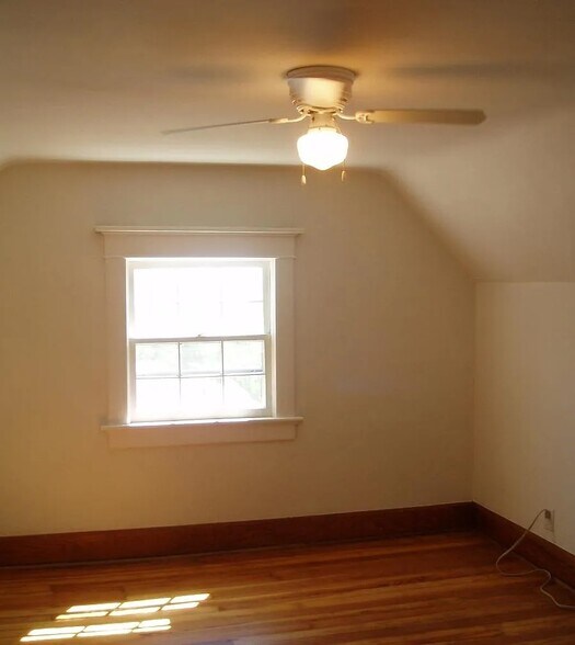 Building Photo - 4710 Cass St