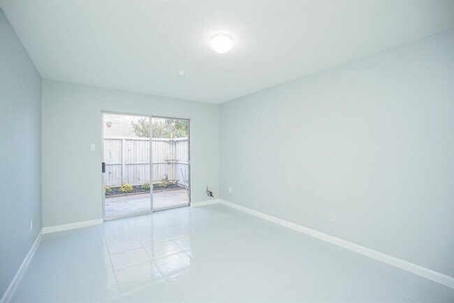 Building Photo - 7400 Bellerive Dr