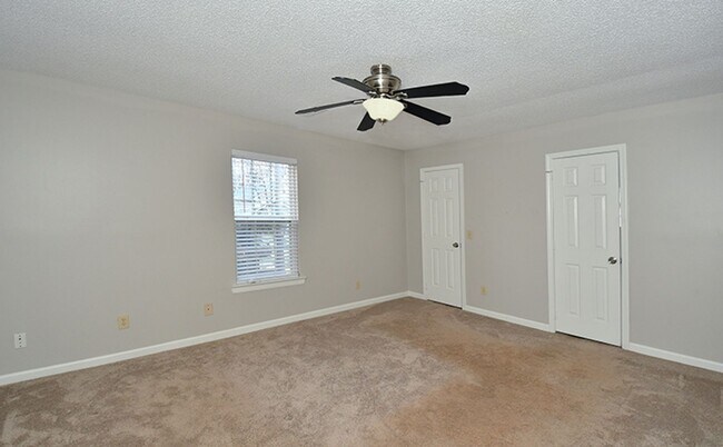 Building Photo - 116 Milbros Ln