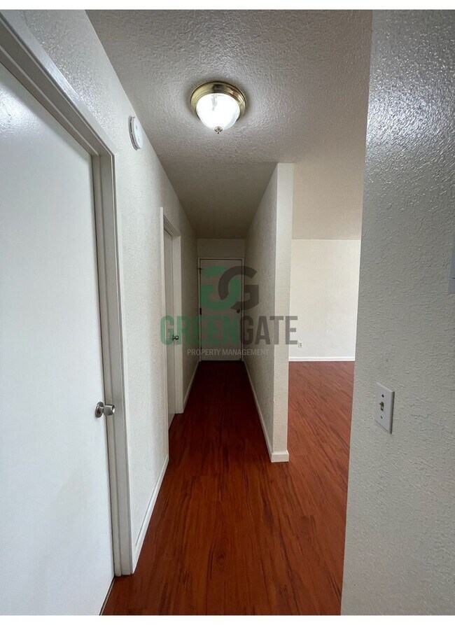 Building Photo - 177-179 Manzanita Lane