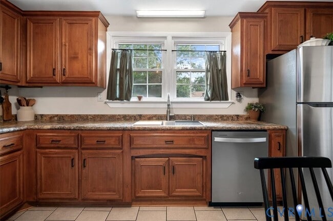 Building Photo - 16100 Gary Ave