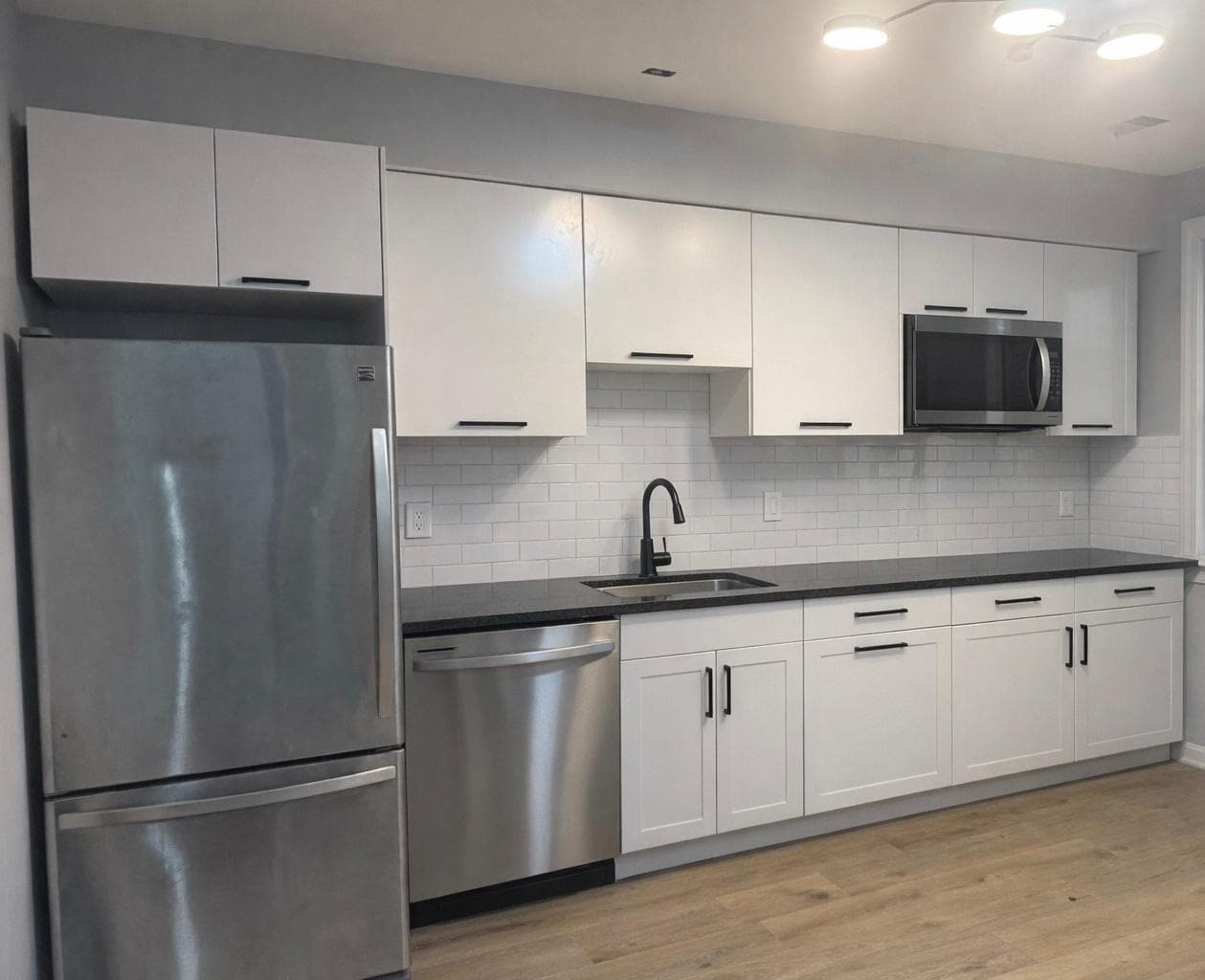 Building Photo - 624 G St SW