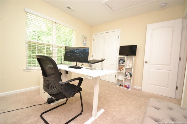 Building Photo - 3115 Manhasset Ln