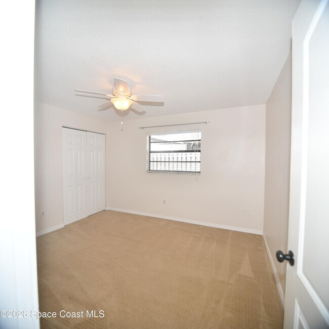 Building Photo - 405 Sparrow Dr