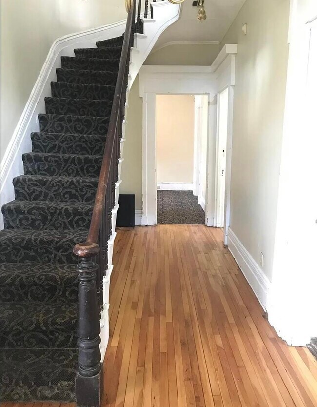 Building Photo - 250 Washington St