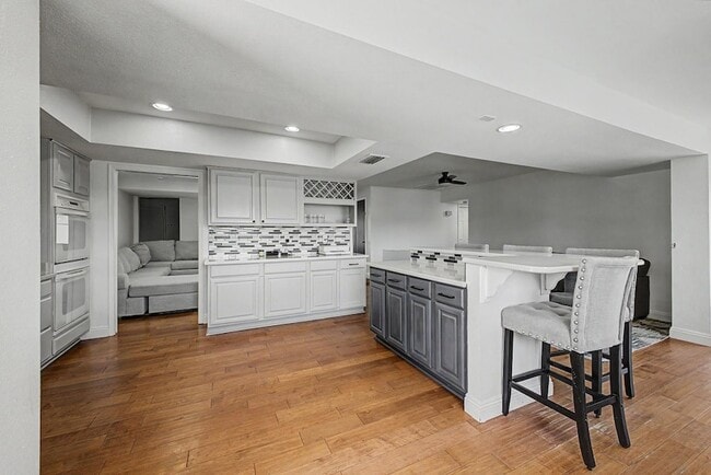 Building Photo - 6315 E Delcoa Ave