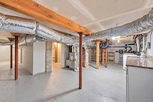 Building Photo - 108 Hempstead Ave