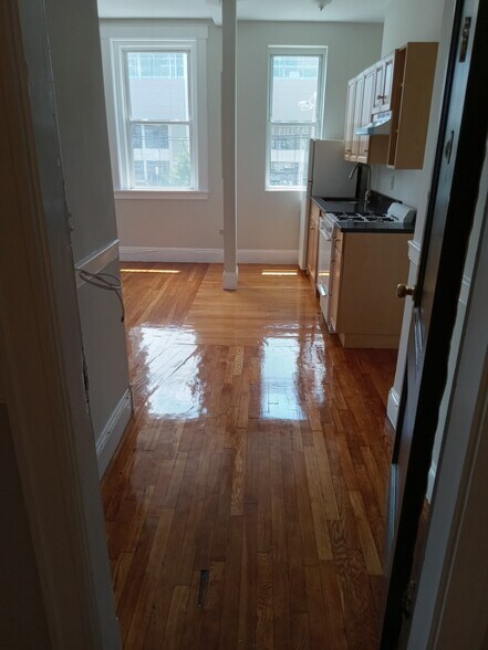 Building Photo - 1179 Commonwealth Ave