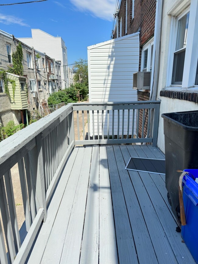 Building Photo - 1422 S Patton St