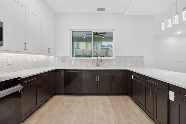 Building Photo - 207 Athens St