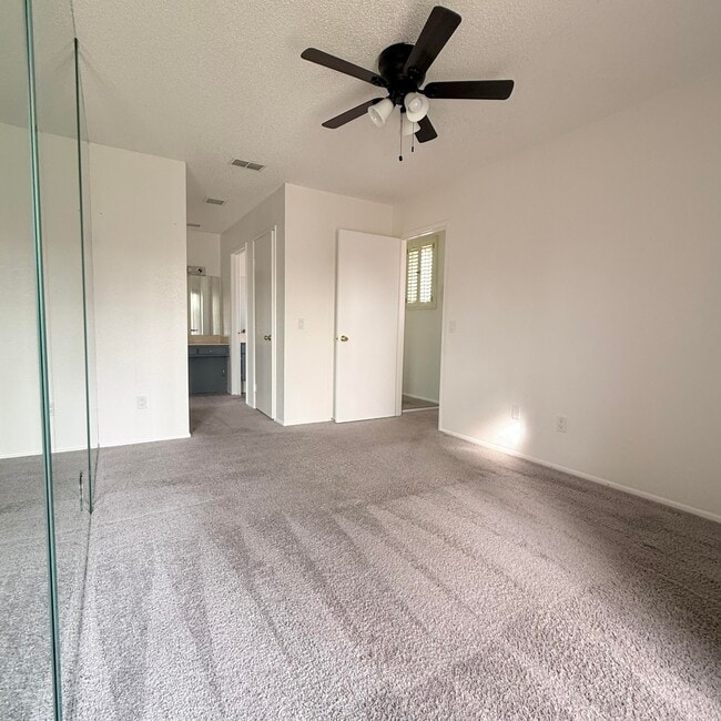 Building Photo - 403 Tava Ln