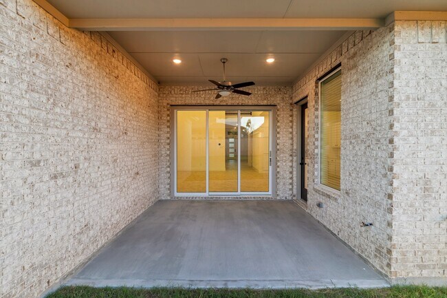 Building Photo - 8127 Fenway Hts Dr