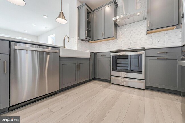 Building Photo - 44592 Strabane Ter