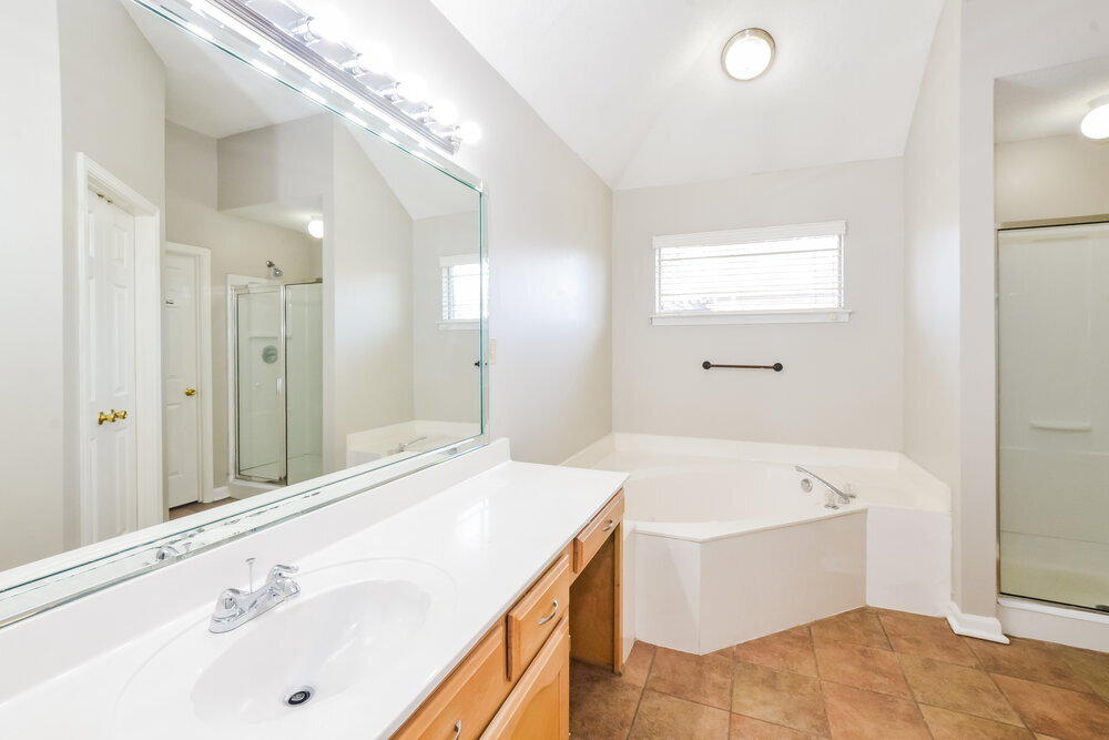 Building Photo - 8180 Cross Point Dr