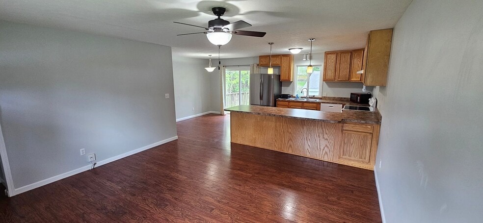 Building Photo - 536 Miller Ave