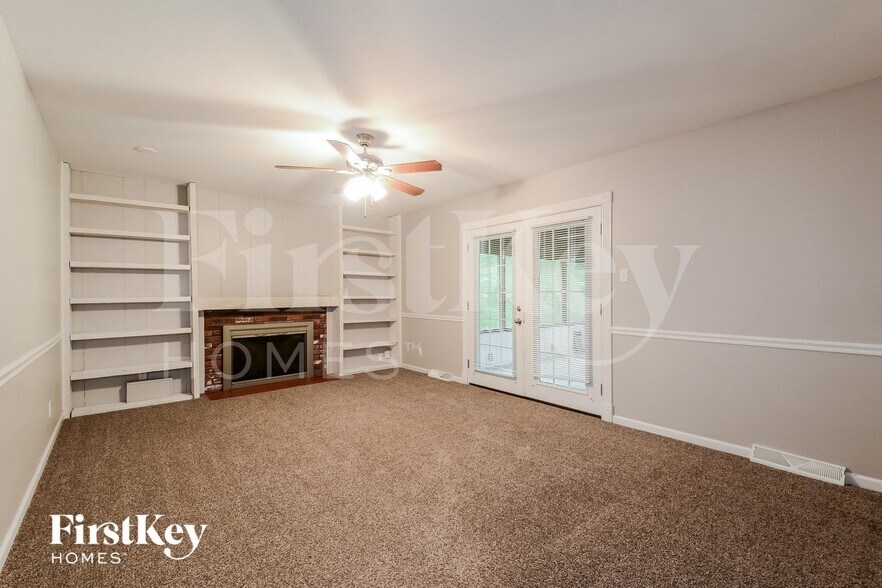 Building Photo - 186 River Valley Dr