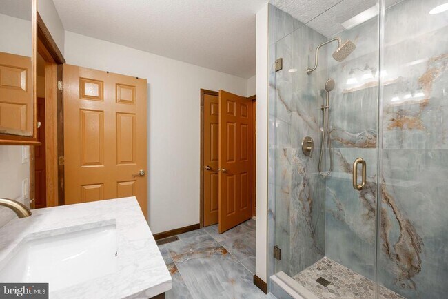 Building Photo - 1212 Acacia Dr
