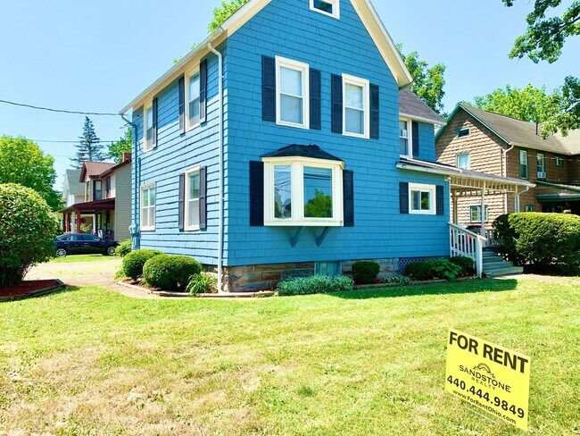 Building Photo - 215 W Lorain St