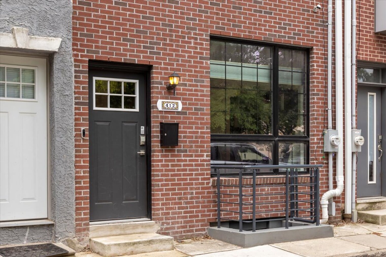 Building Photo - 416 Sepviva St