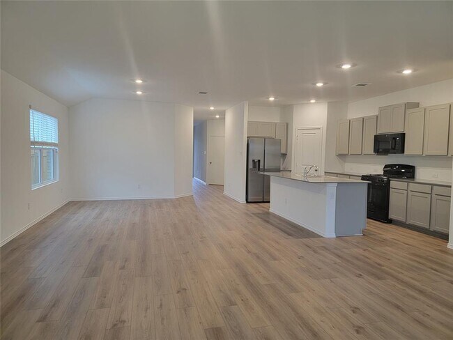 Building Photo - 602 Arnage Dr