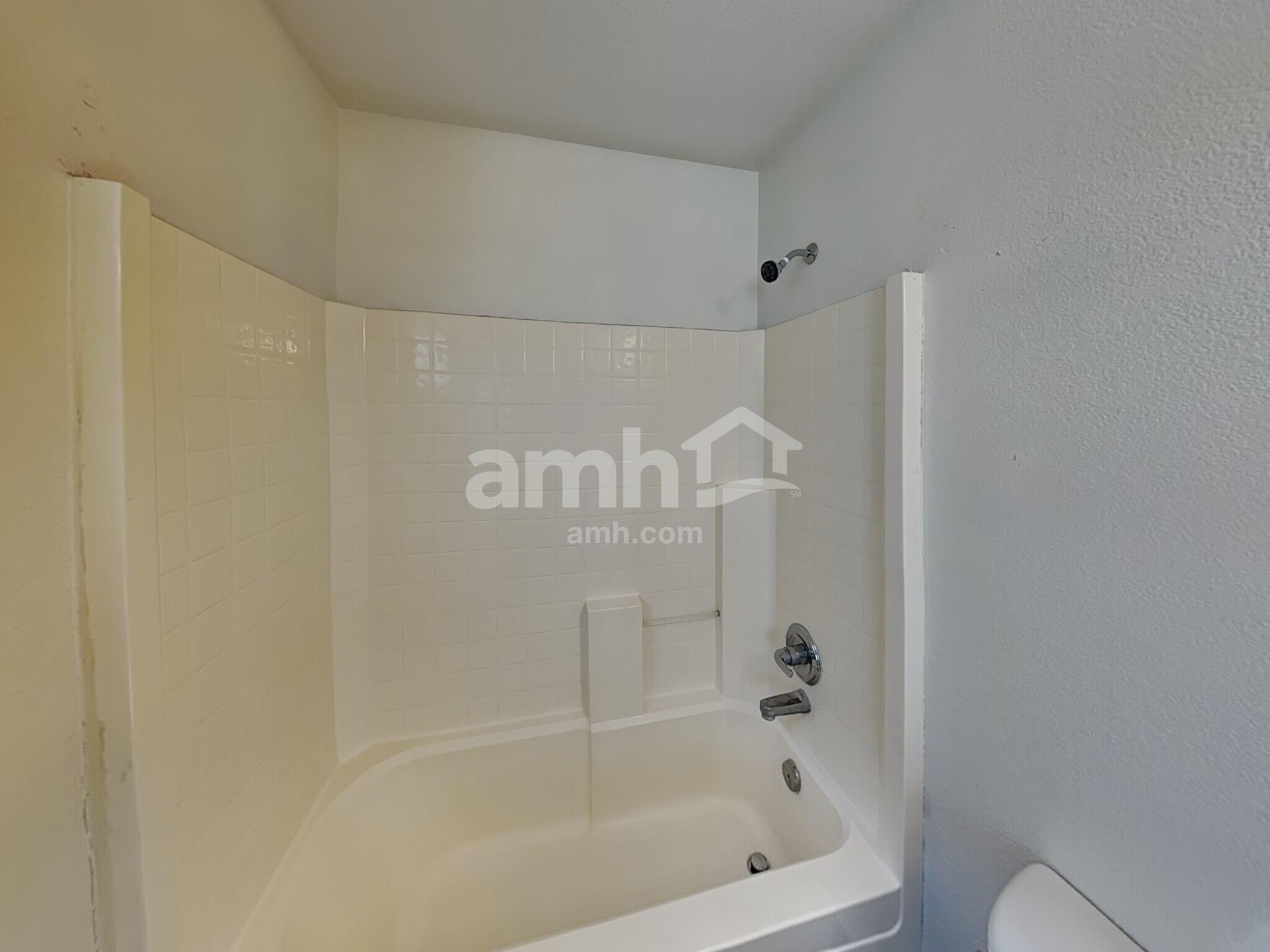 Building Photo - 10633 W Piccadilly Rd