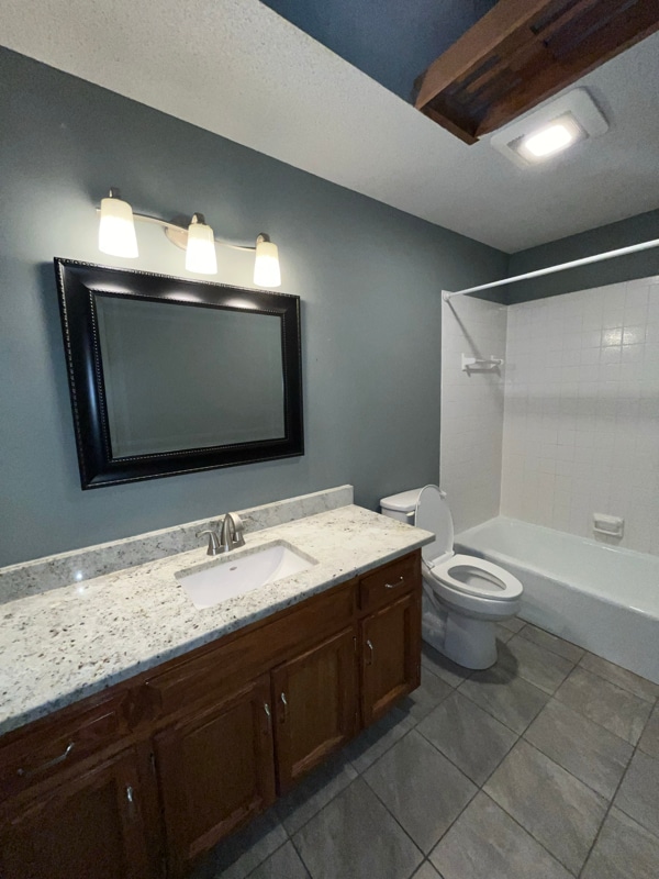 Building Photo - 1433 SW Highland Dr