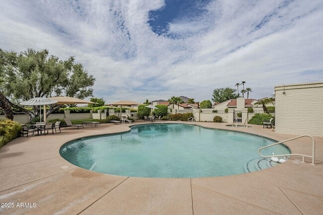 Building Photo - 7322 E Sierra Vista Dr