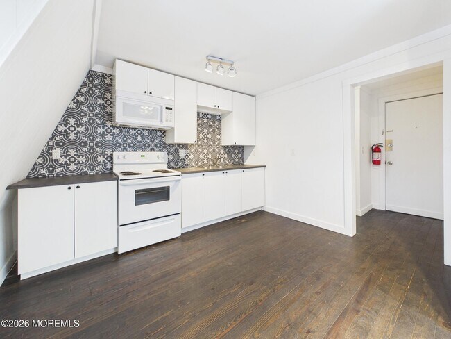 Building Photo - 154 Vansant Ave