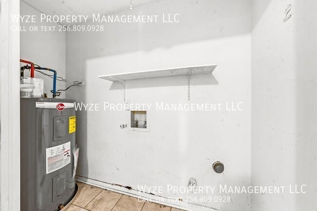Building Photo - 2213 Cecille Dr SW