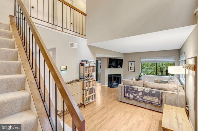 Building Photo - 5602 Summer Oak Way