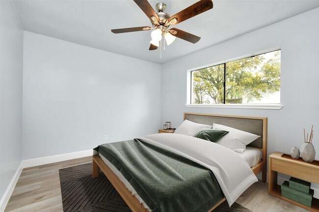 Building Photo - 6411 Hollow Oaks Dr