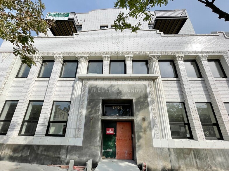 Building Photo - 1724 W Greenleaf Ave