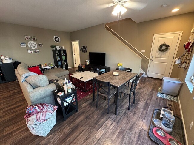 Building Photo - Modern & Light-Filled Home in Central Park – Prime Location