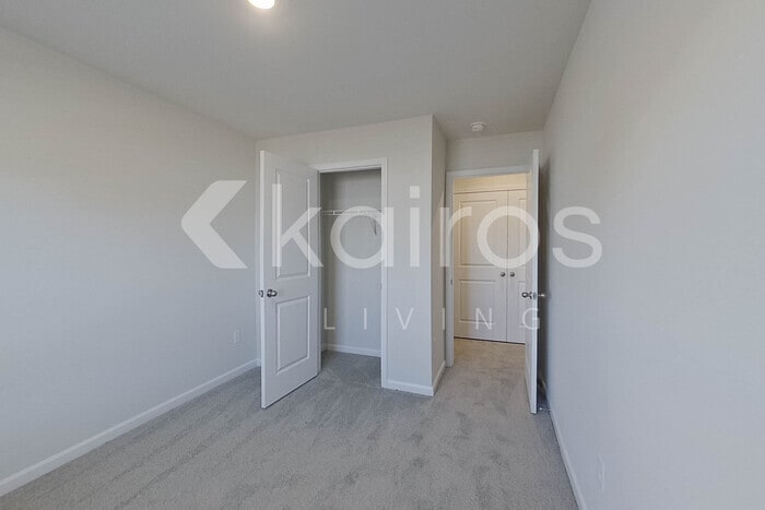 Building Photo - 2091 Banyon Cir