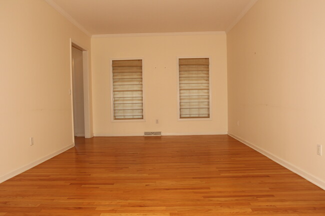 Living Room - 11 Traditional Ln