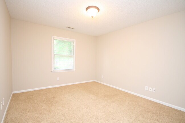Building Photo - 132 Bibb Dr