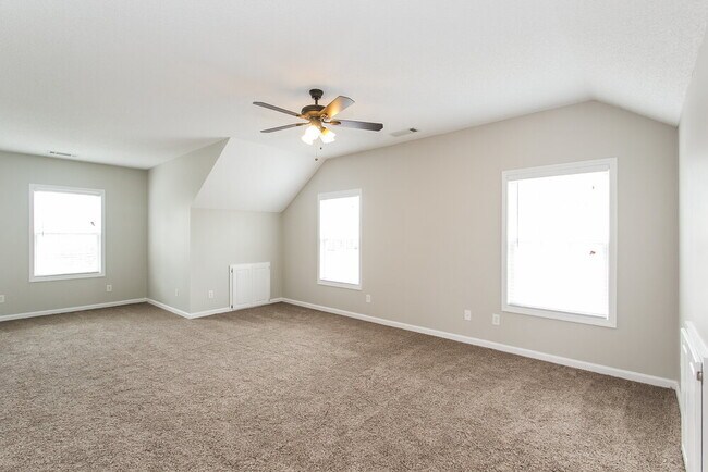 Building Photo - 717 White Dove Dr
