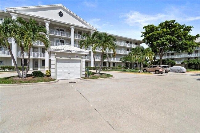 Primary Photo - 2421 Village Blvd
