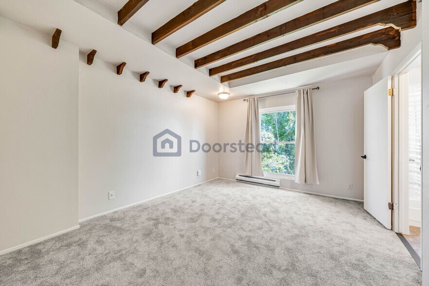 Building Photo - 5104 Westmont Ave