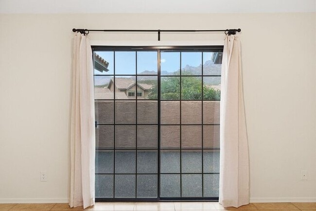 Building Photo - Bright & Peaceful Living in Oro Valley’s Gated Stoney Canyon