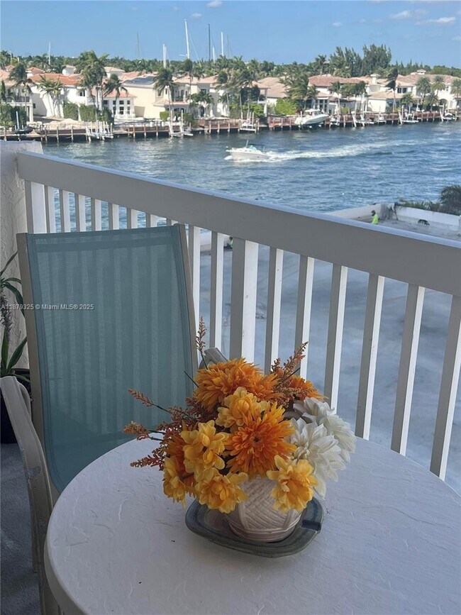 Primary Photo - 1500 S Ocean Dr