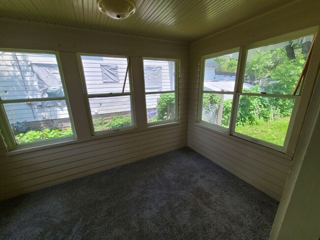 Building Photo - AVAILABLE SOON!